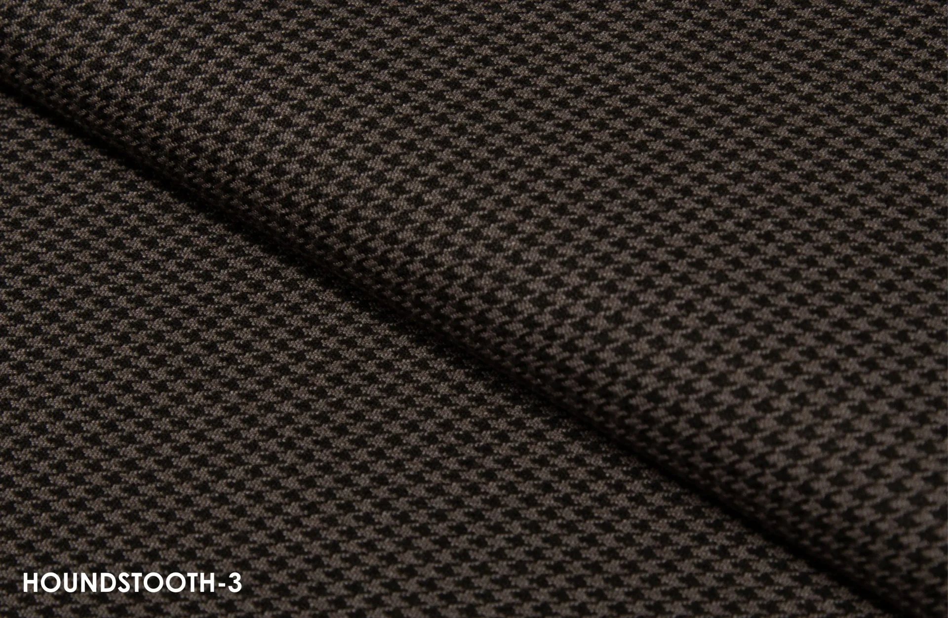 HOUNDSTOOTH3 FOLD SHOT